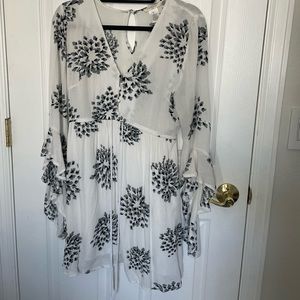 White long sleeve dress